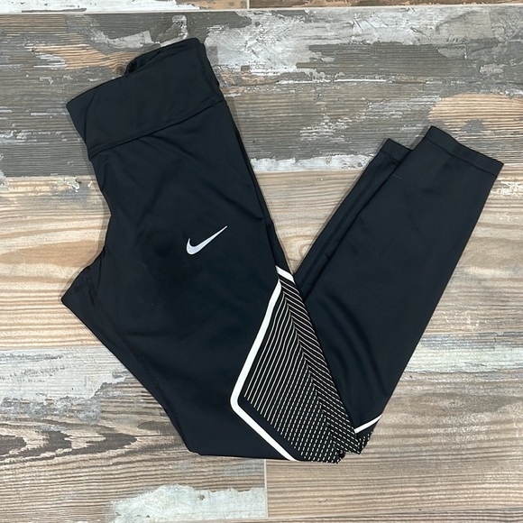 Nike Dry Fit Leggings - Picture 3 of 3